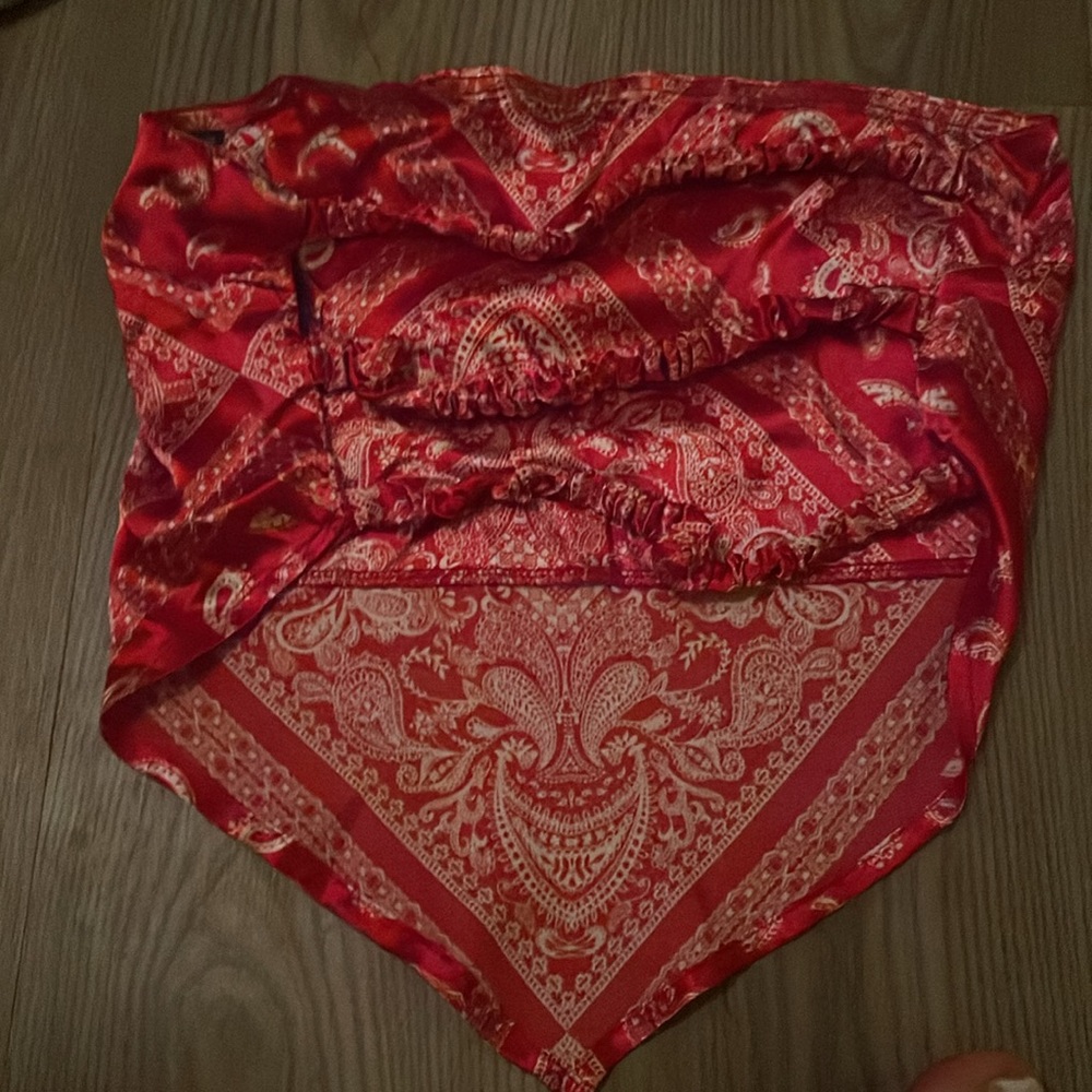Red bandanna crop top size medium - Picture 2 of 2
